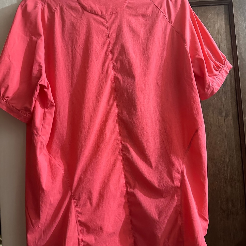 NWOT Helly Hansen size XL- pink button down hiking shirt - Picture 5 of 6